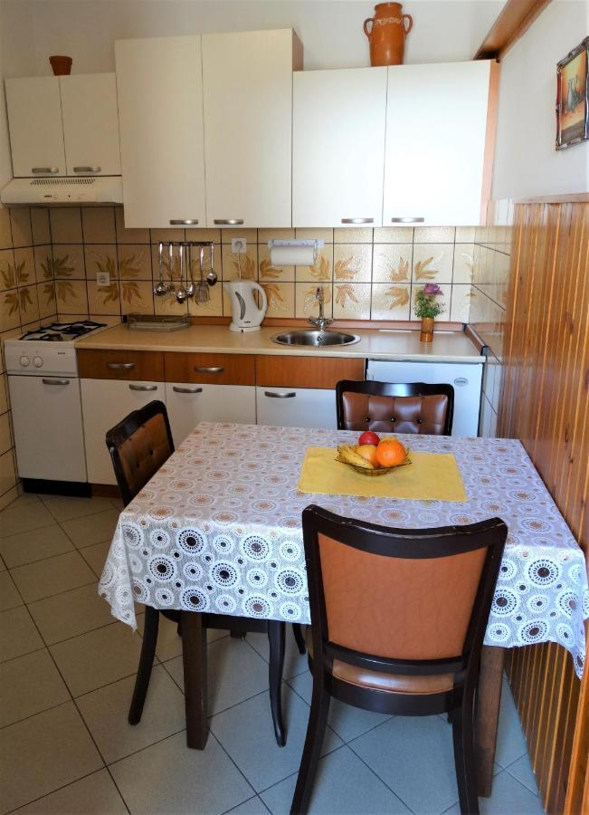 Apartmani Crikvenica 30080 - Libuska Bilik gambar