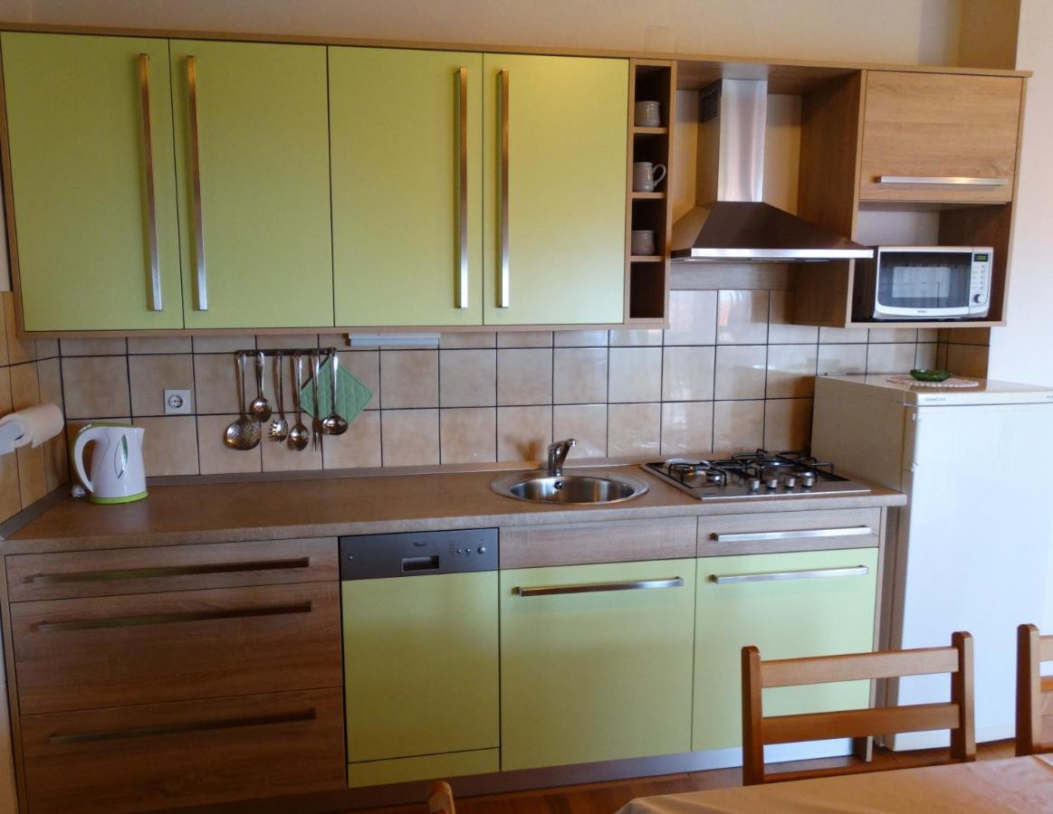 Apartmani Crikvenica 30080 - Libuska Bilik gambar