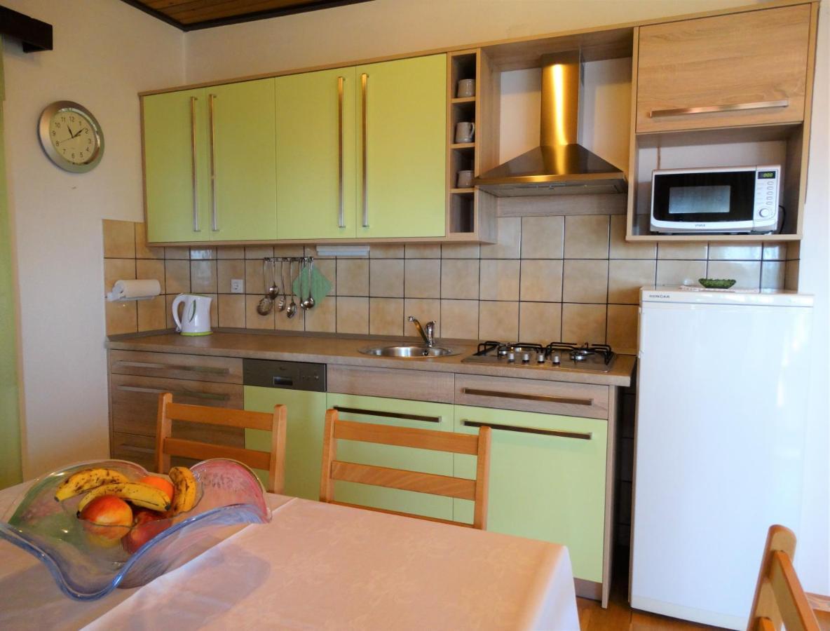 Apartmani Crikvenica 30080 - Libuska Bilik gambar